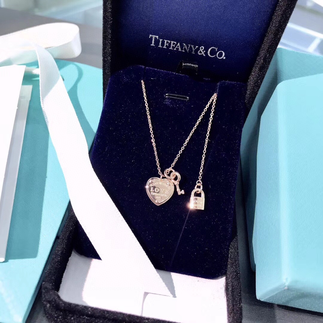 Return to tiffany love heart tag key necklace