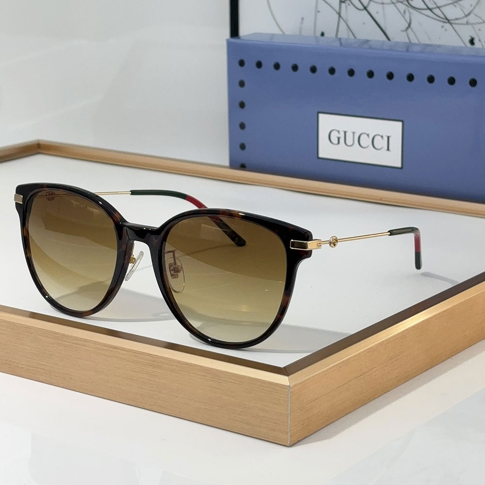 Gucci  Skinny Legs Temperament sunglasses Top quality （Replica）
