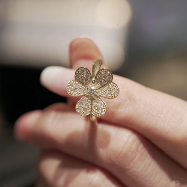 Van Cleef Ring Dupe, Clover Ring, Diamonds, Gold