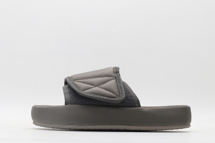 Yeezy Slide 5