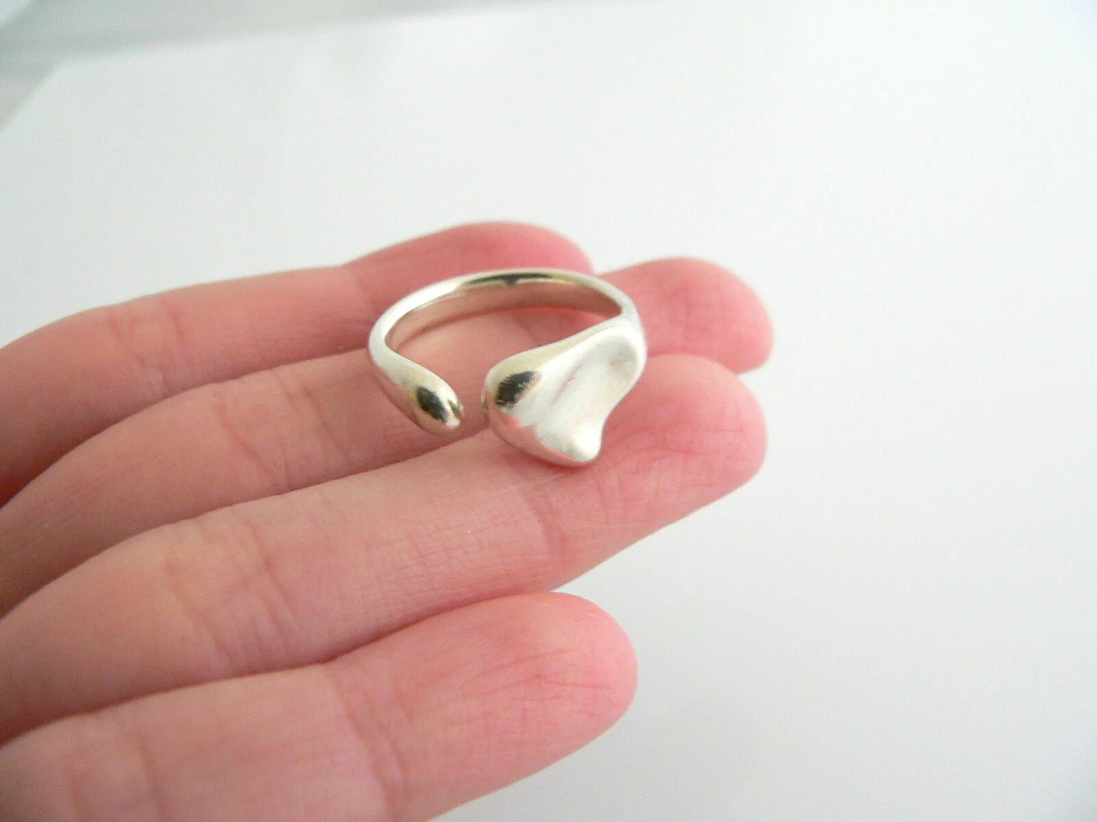 Tiffany & Co Silver Peretti Full Heart Ring Band Sz 5.75 Love Gift Statement