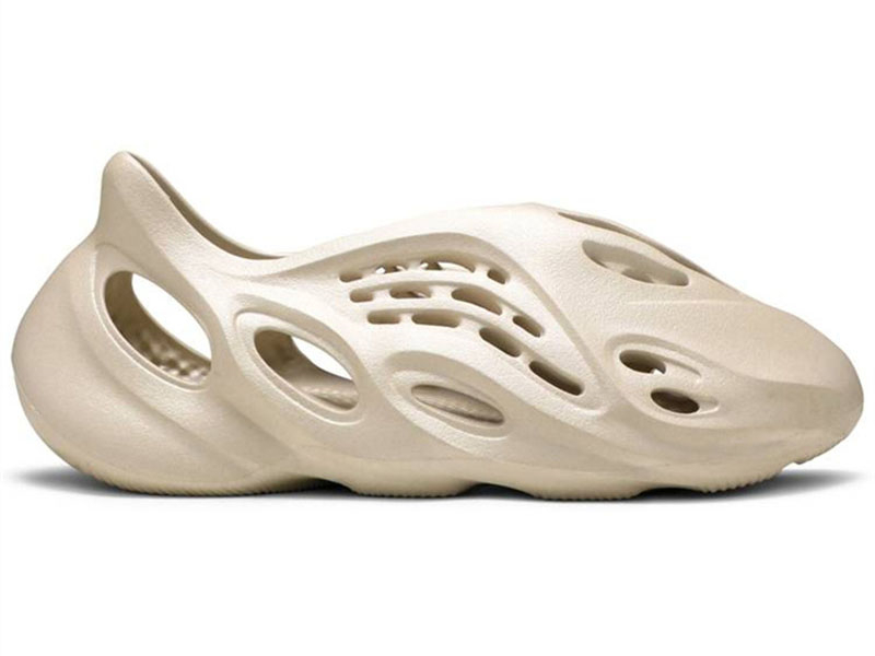 Yeezy Foam Runner Sand FY4567