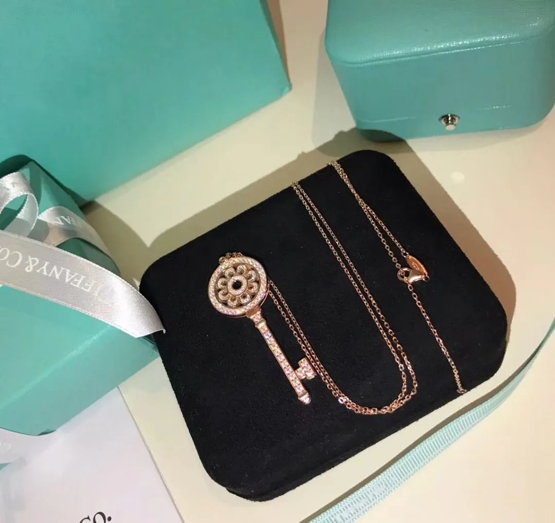 2021 Fashion Tiffany & Co Rose Gold Petals Keys Pendant Sunflower Diamonds Necklace For Womens