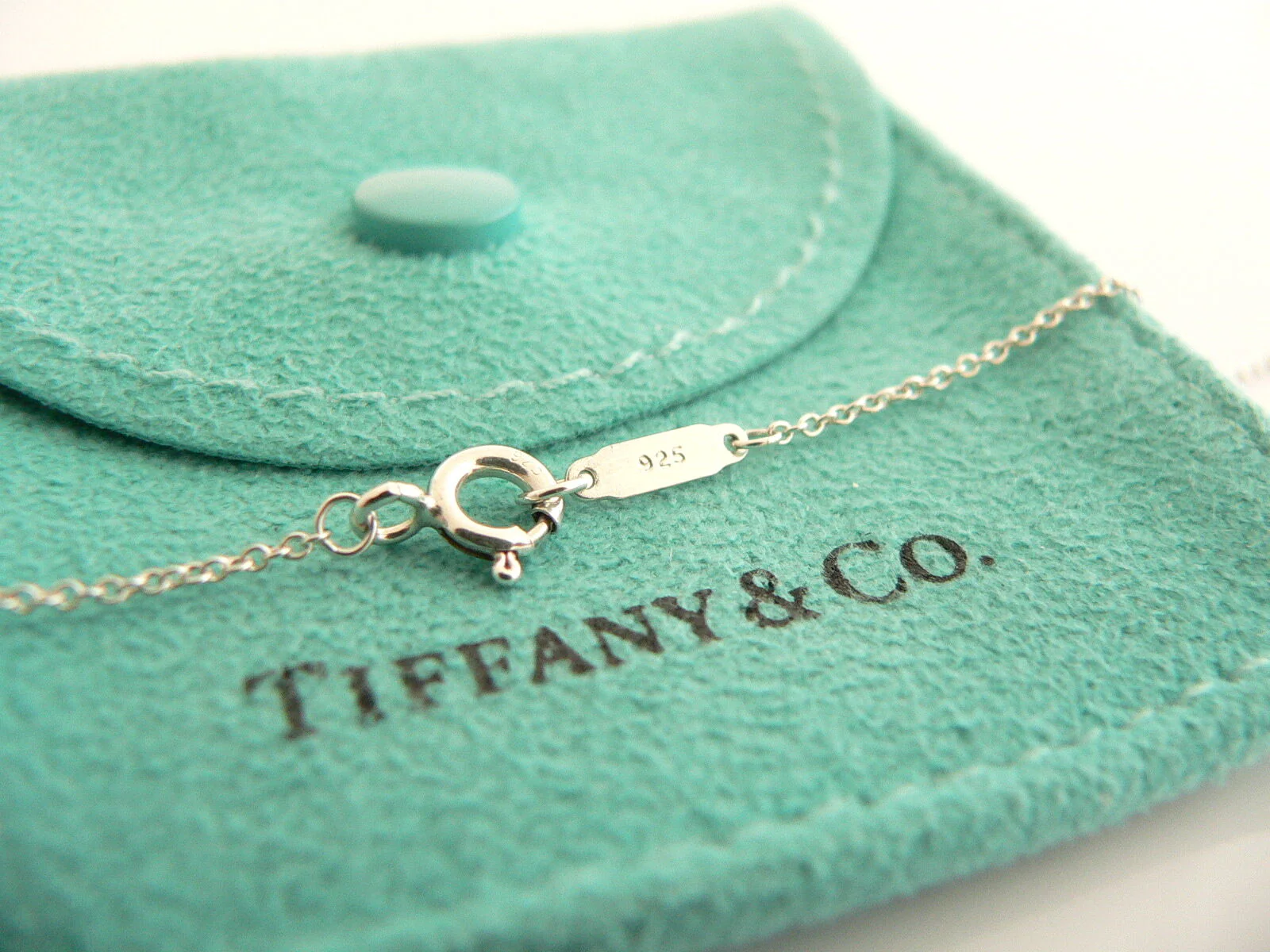 Tiffany & Co Silver Heart Necklace Pendant Charm Chain Gift Pouch Love