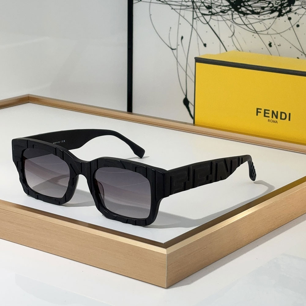 Fendi Full frame Logo Sunglasses Top quality （Replica）