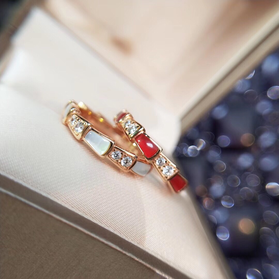 Bvlgari SERPENTI VIPER RING,Carnelian & White Mother-of-Pearl