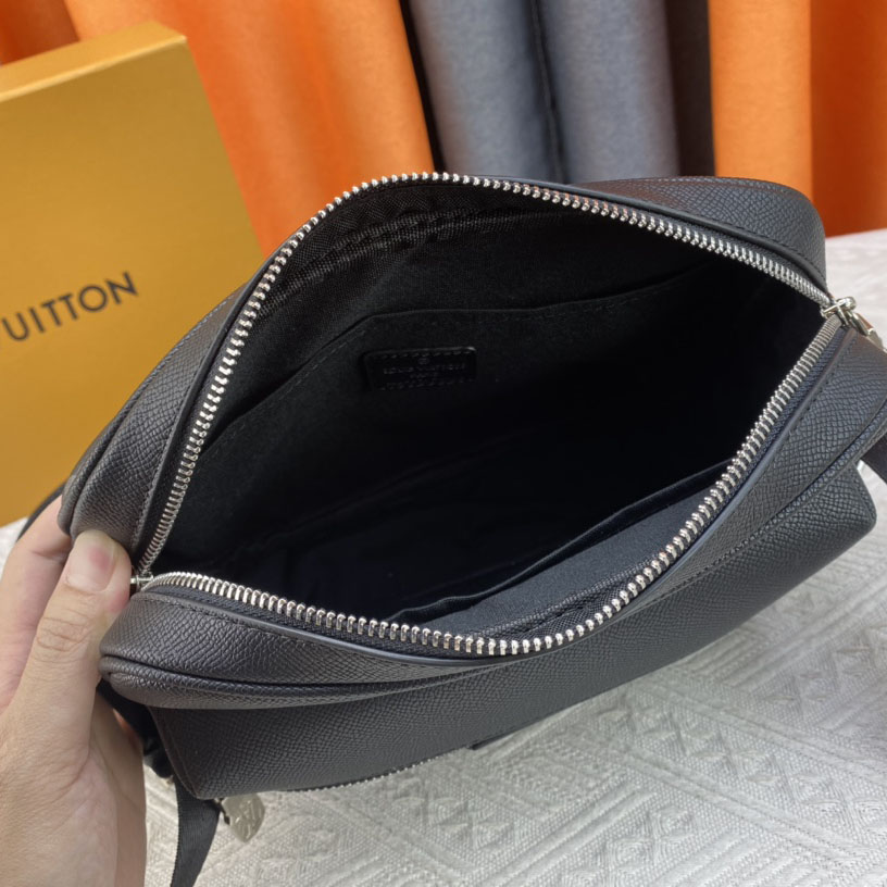 Louis Vuitton LV Outdoor Messenger Bag(Replica)