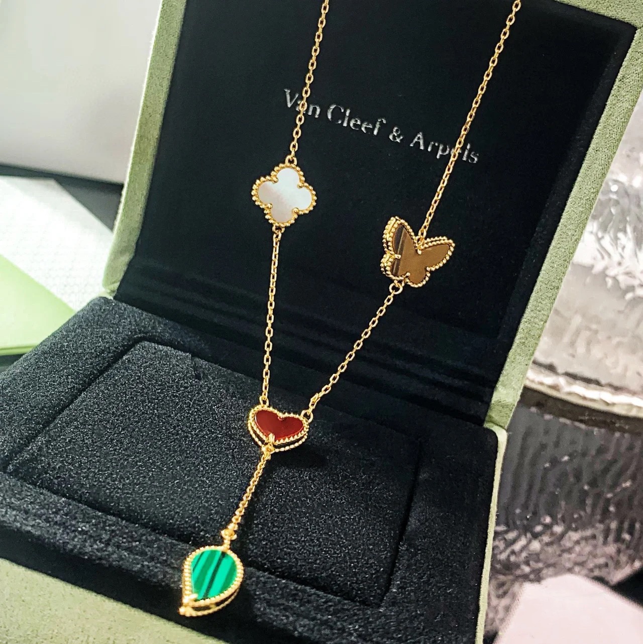 Van Cleef & Arpels Flower Necklace