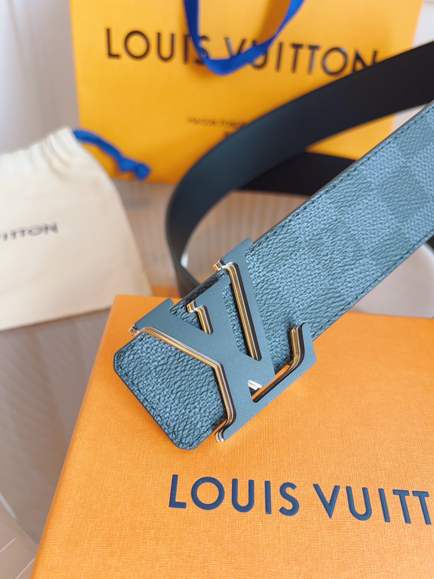 Louis Vuitton LV Leather Belts 1:1 Mirror Version