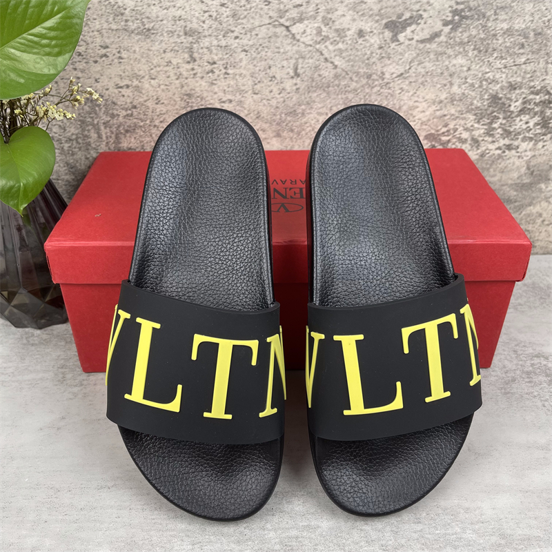 Valentino Rubber Simple And Casual Slide Sandal(Replica)