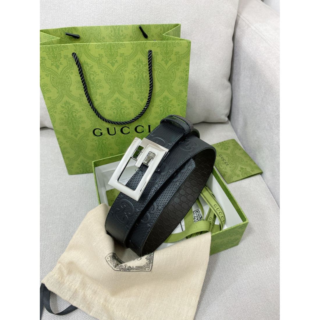 Gucci Cowhide Top Layer Paired with Fine Swivel Button Head 35MM