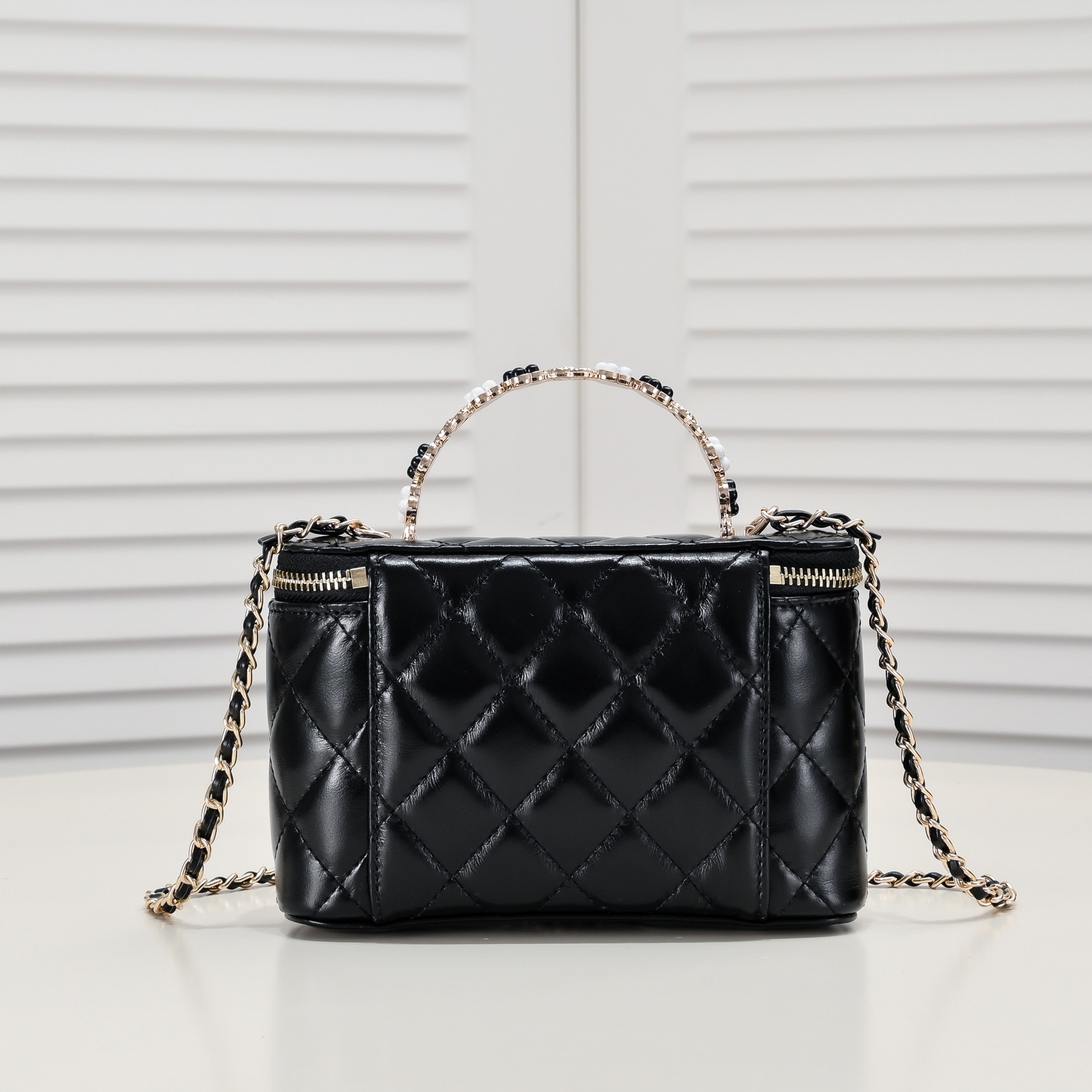 Chanel 23K Petal Metal Handle Shoulder Bag Handbag