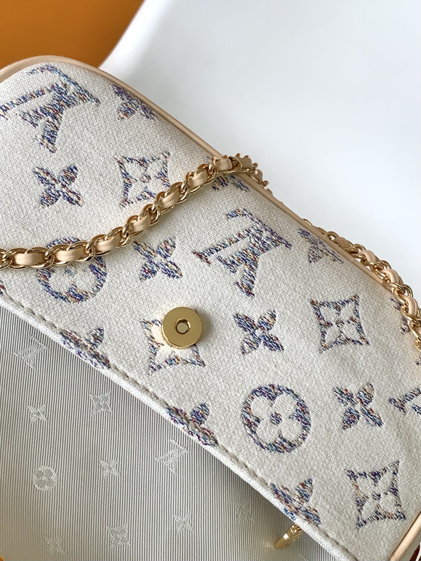 Louis Vuitton 10A Handbag Shoulder Bag Top Mirror Quality Version Wallet on Chain Ivy M83499