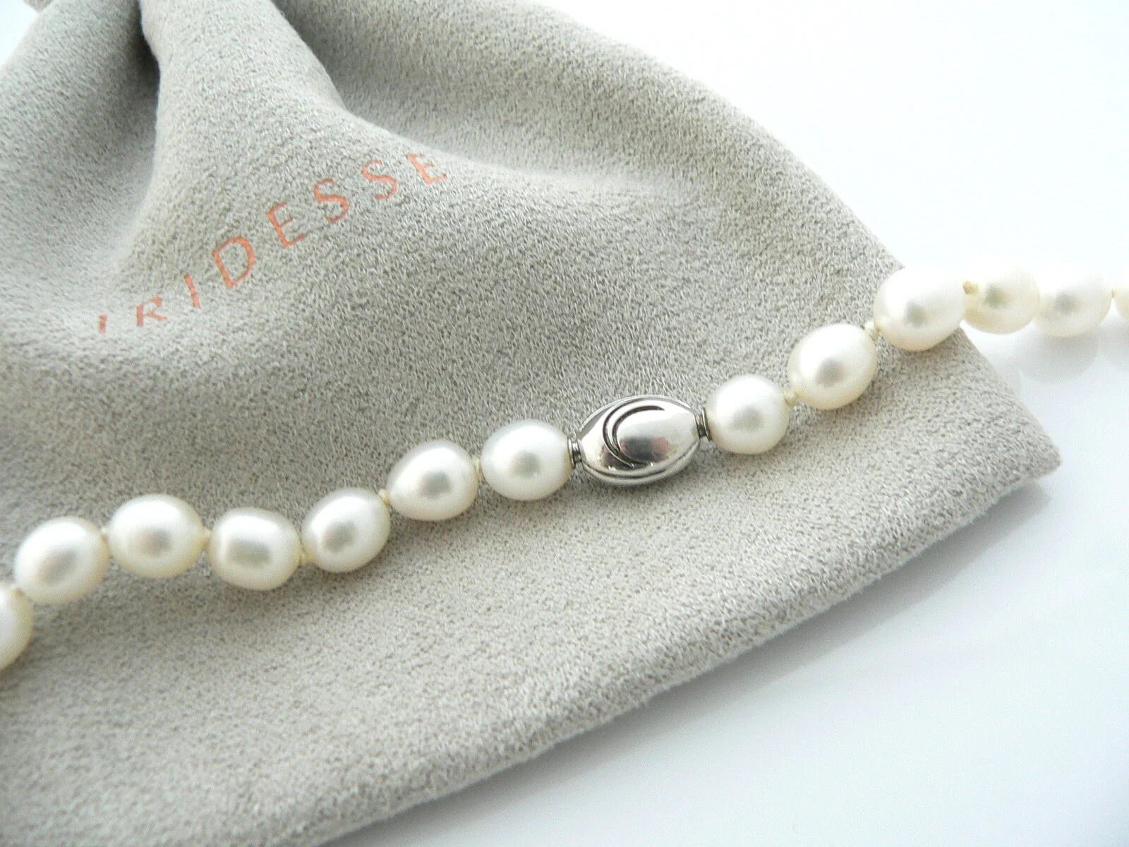 Iridesse Tiffany & Co Pearl Necklace Strand Clasp Love Gift Pouch 925 T and Co