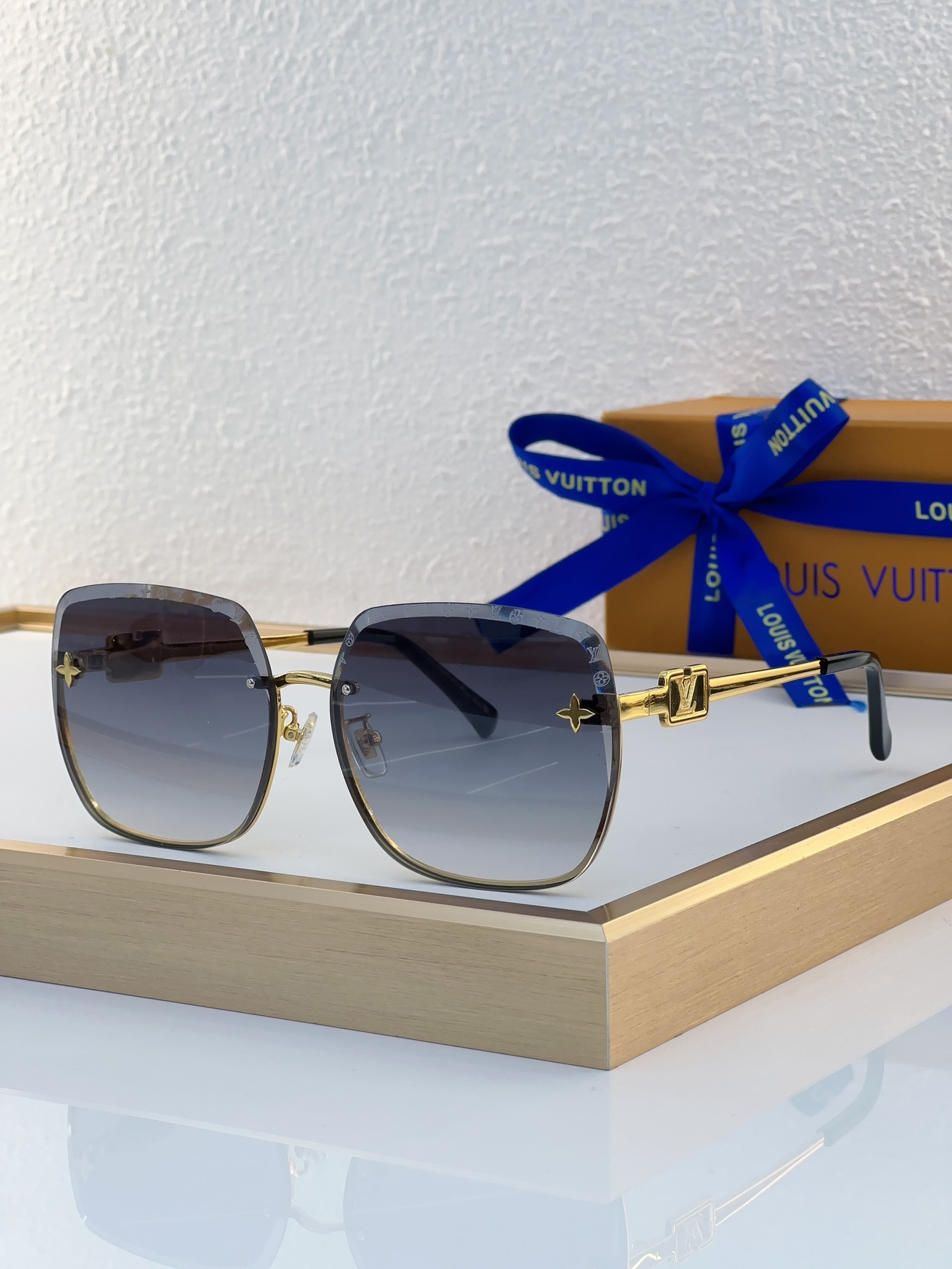 Louis Vuitton LV Sunglasses