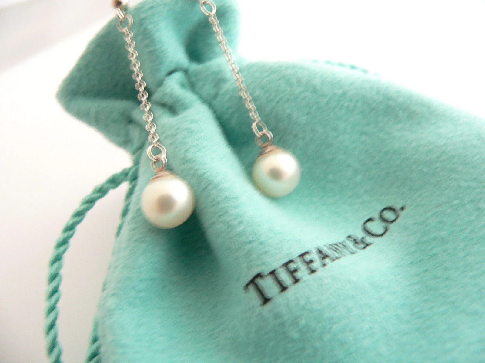 Tiffany & Co Pearl Earrings Studs Dangling Love Heart Gift Pouch Statement T Co
