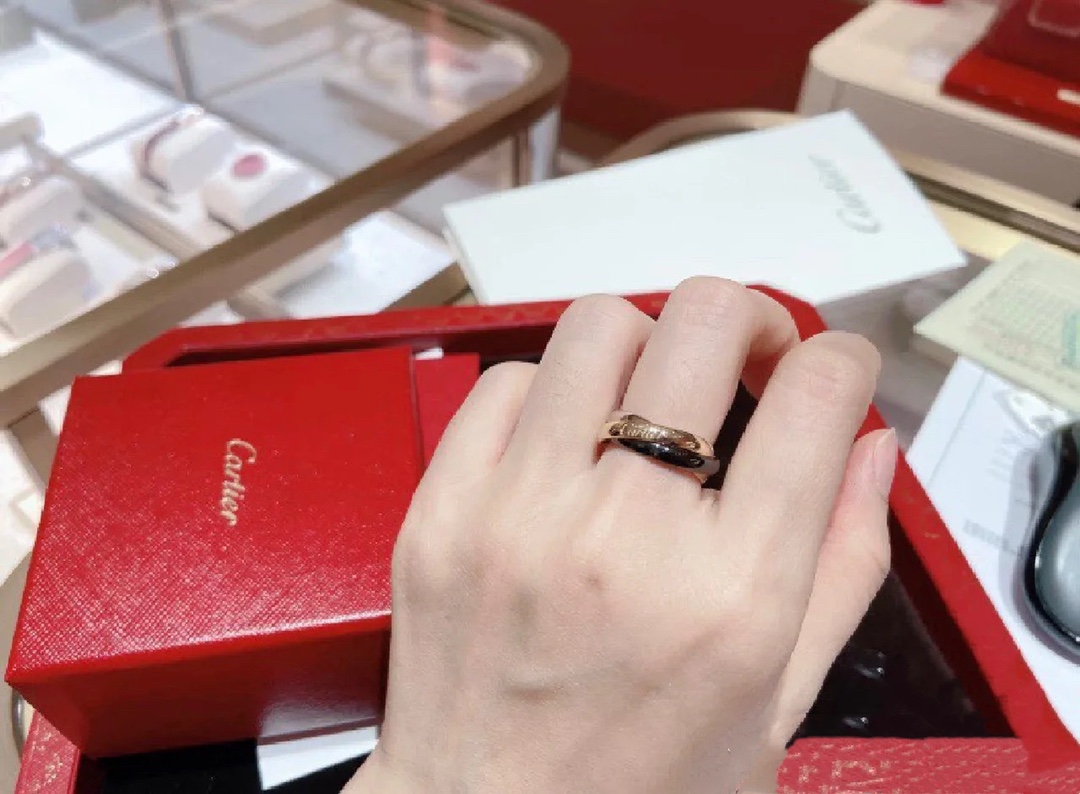 CARTIER TRINITY RING