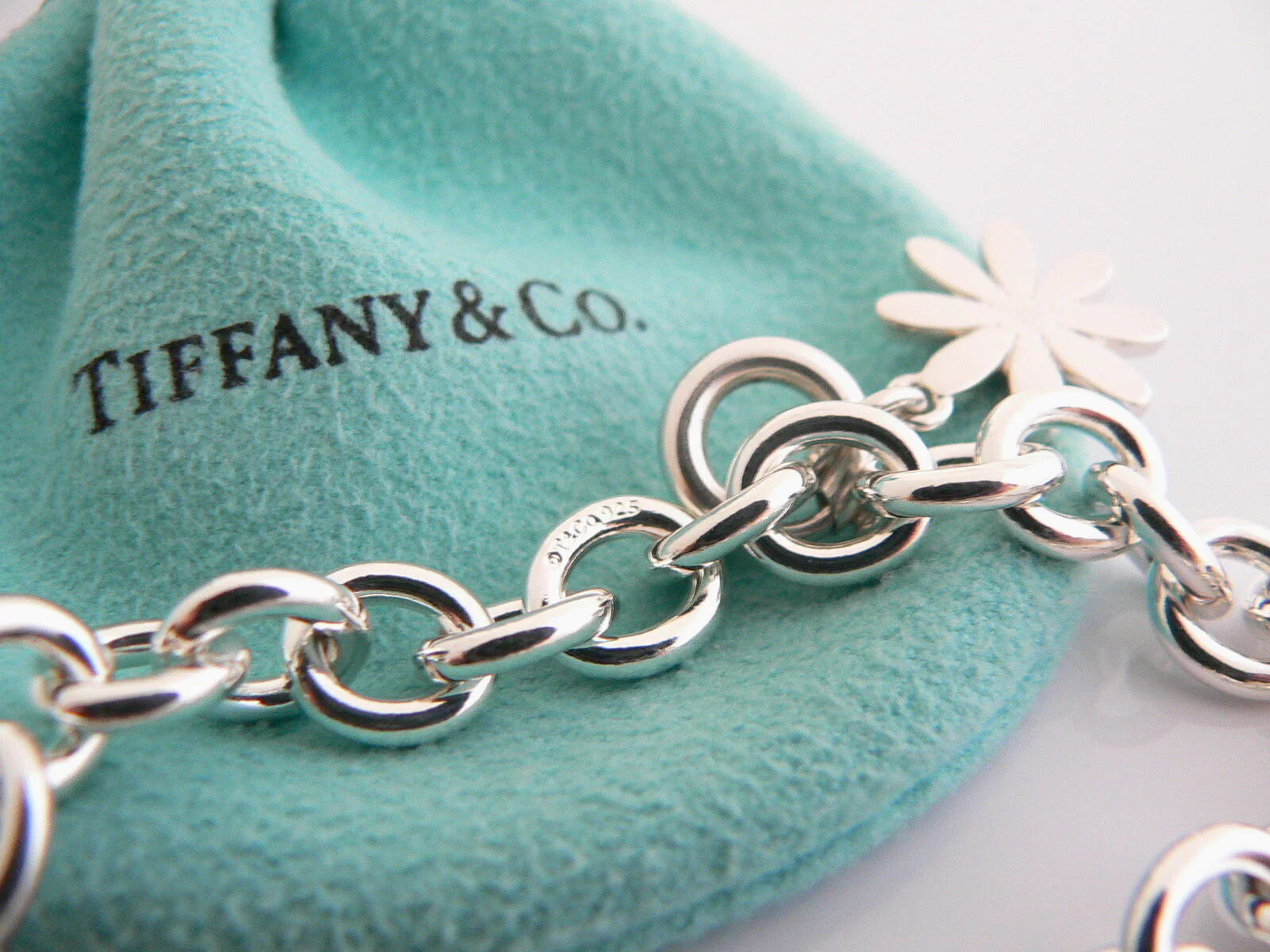 Tiffany & Co Daisy Flower Bracelet Silver Pink Enamel Bangle Charm Clasp Gift
