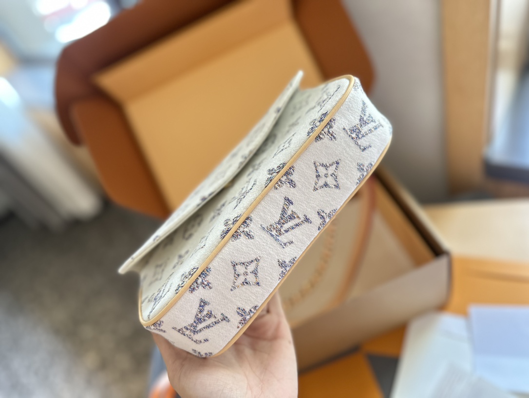 Louis Vuitton LV Denim Ivy Shoulder Bag Handbag (Replica)