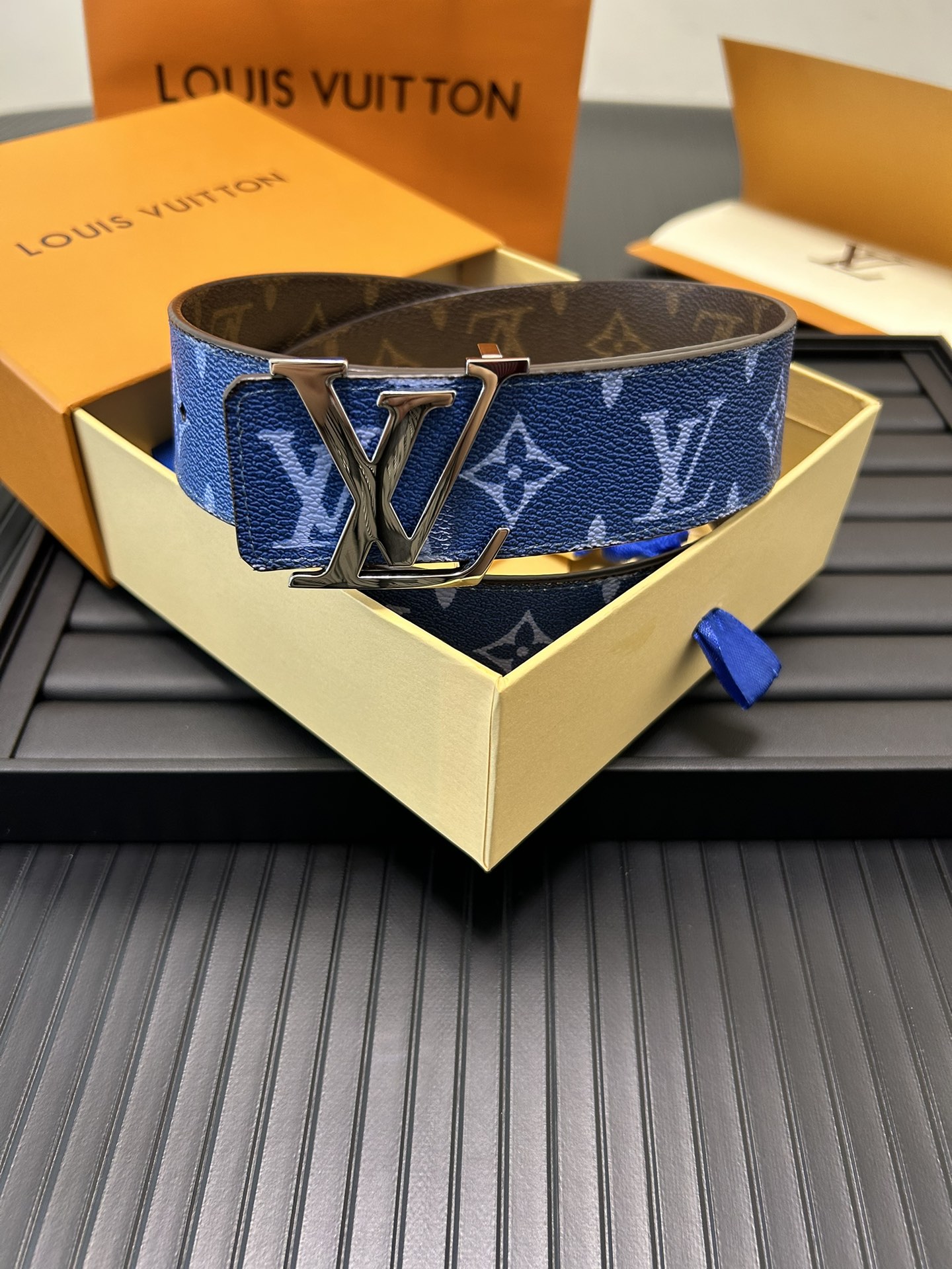 Louis Vuitton LV Leather Belts 1:1 Mirror Version
