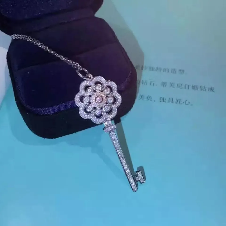Tiffany Keys Rose Key Pendant Necklace Diamonds Sterling Silver Girls LA Sale GRP07683