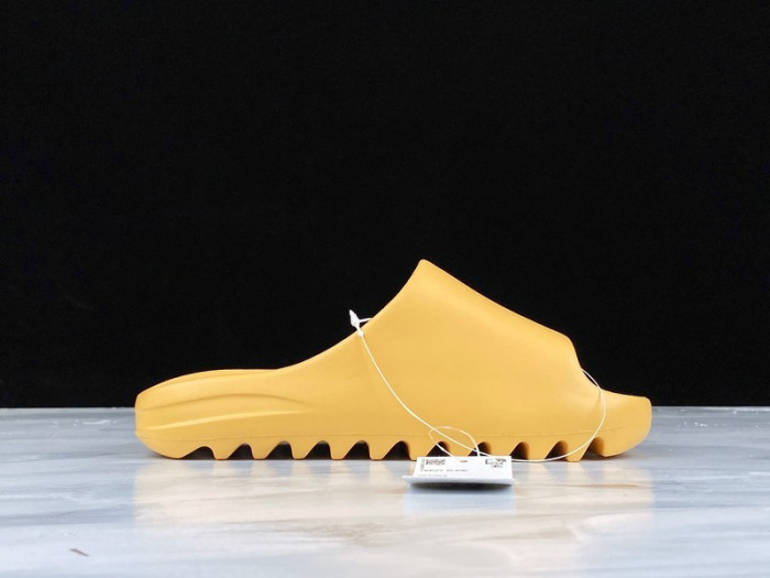 Yeezy Slide Desert Sand FW6344