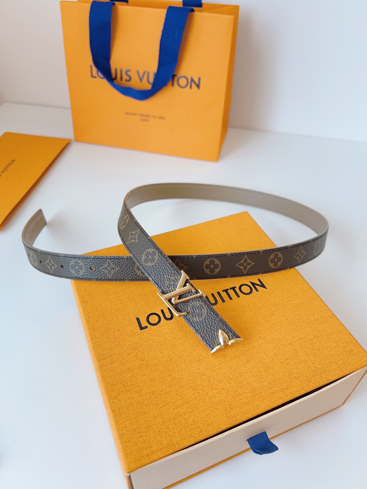 Louis Vuitton LV Leather Belts 1:1 Mirror Version