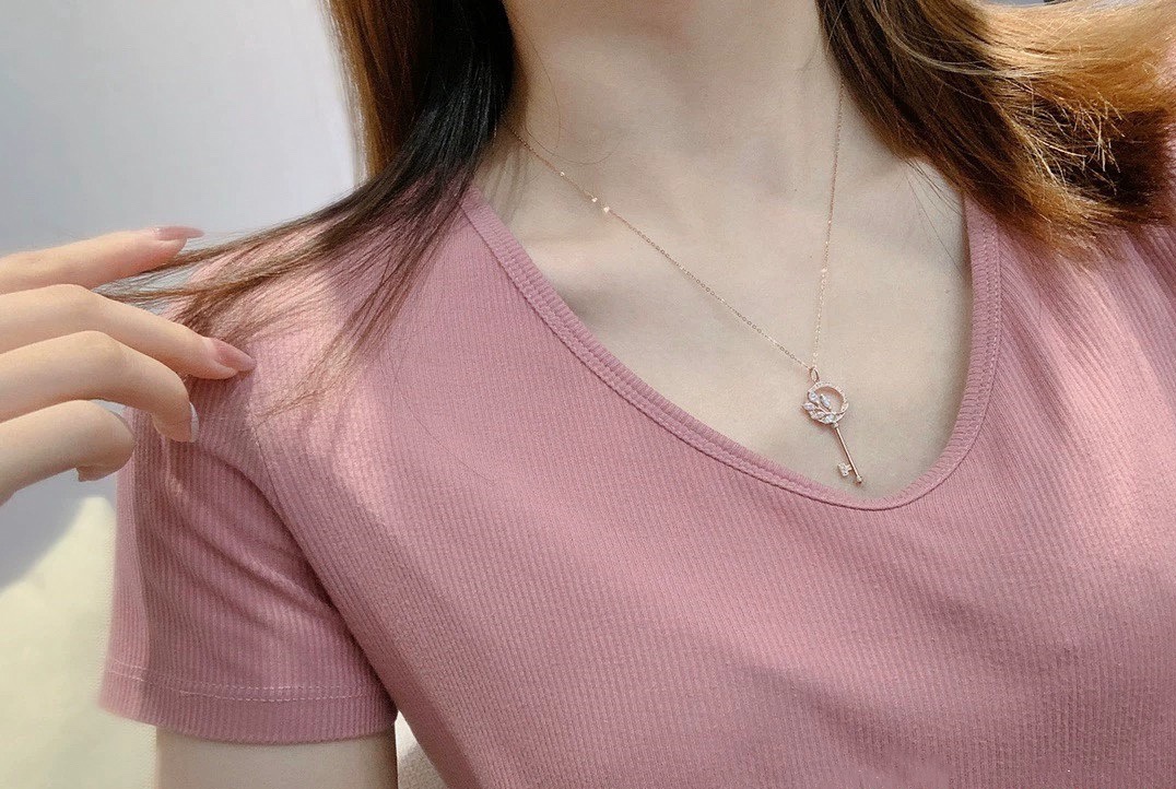 Tiffany Keys, Tiffany Victoria® Diamond Vine Circle Key in Platinum