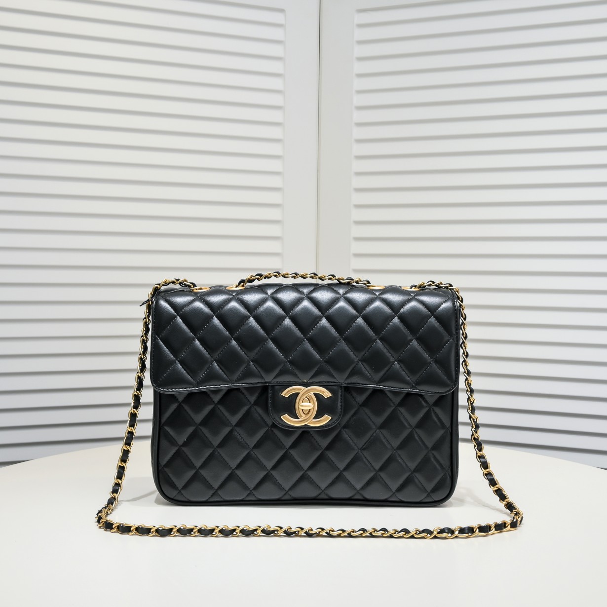 Chanel Classic Flap Bag Shoulder Bag Handbag