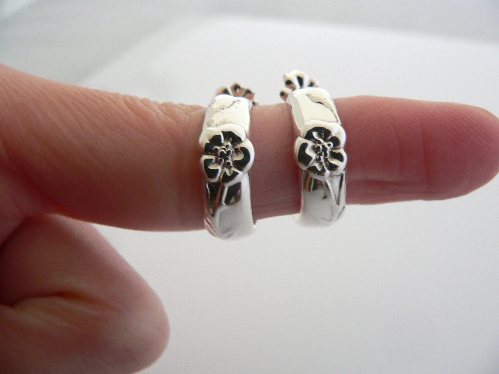 Tiffany & Co Silver Nature Rose Flower Hoop Earrings Rare Gift Love Garden