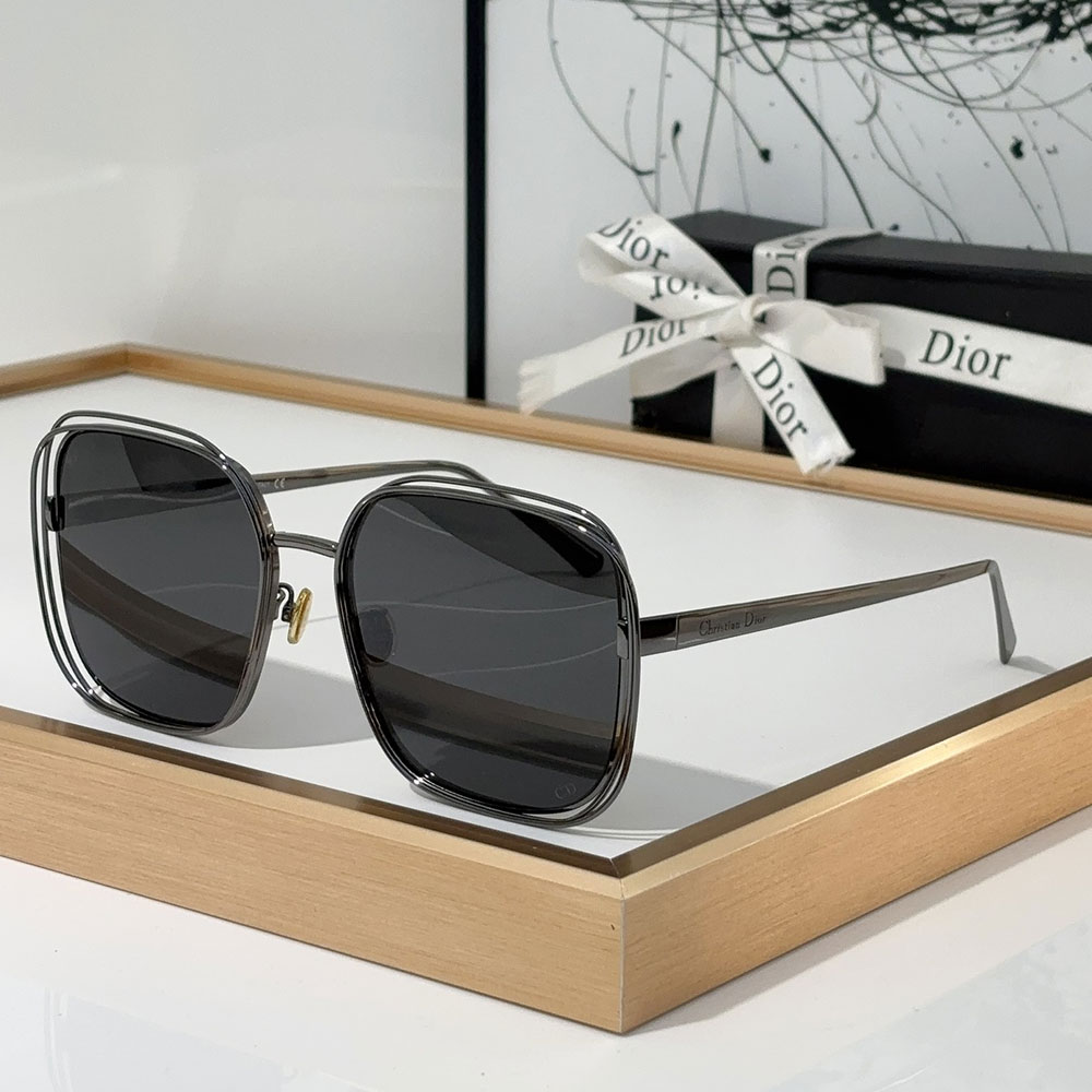 Dior Gold Metal Gold Frame Fashion sunglasses Top quality  (Replica）