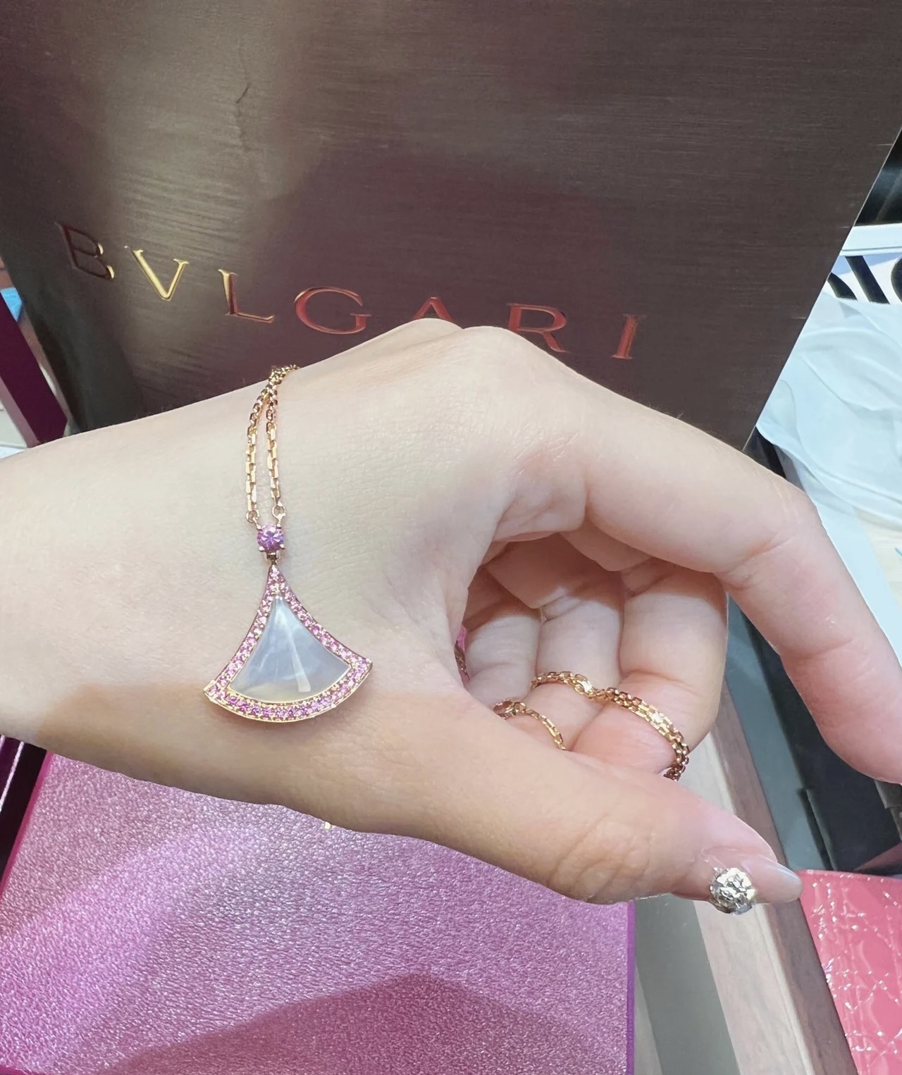 BVLGARI DIVAS' DREAM NECKLACE, White Mother-of-Pearl & Malachite, Three Style