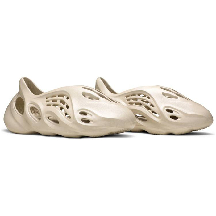 Yeezy Foam Runner Sand FY4567