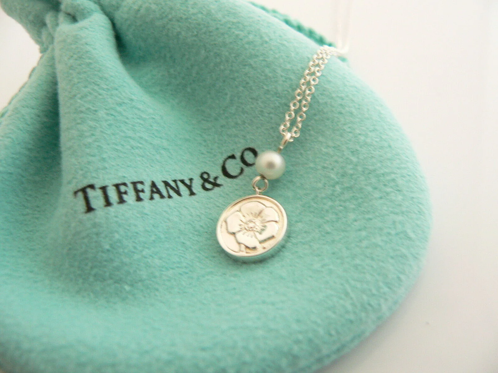 Tiffany & Co. Silver Nature Rose Pearl Necklace Pendant Charm Chain Gift Pouch