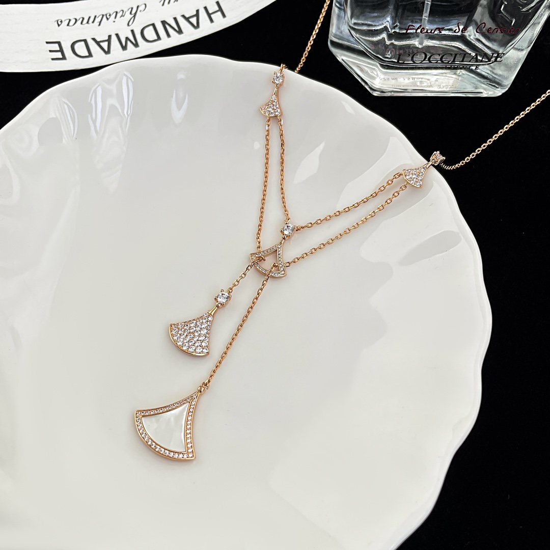 BVLGARI DIVAS' DREAM NECKLACE, Must-have, Rose Gold
