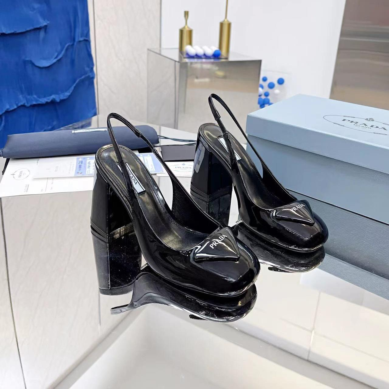 Prada  Patent Leather Chunky Heel  Sandals Slide (Replica)
