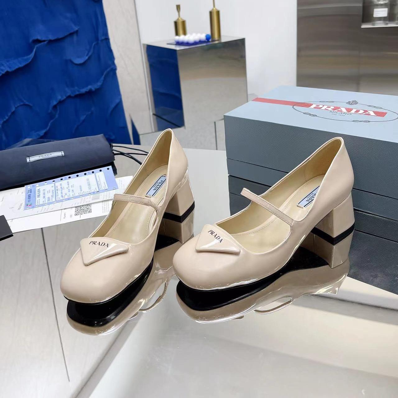 Prada  Patent Leather Medium Low 4.5CM Sandals Slide (Replica)