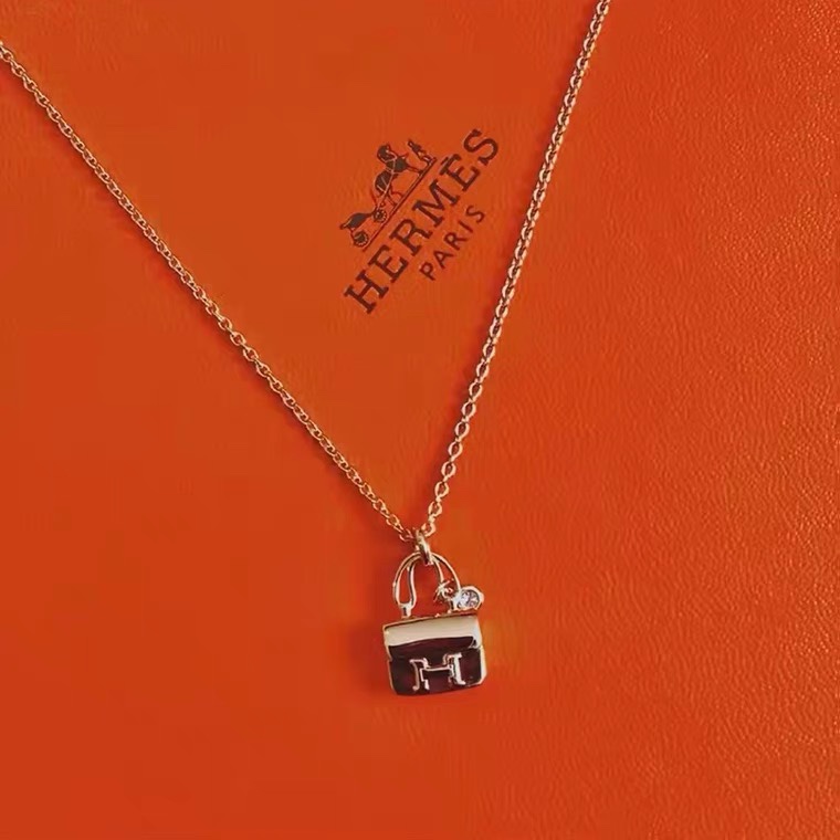 Hermes Bag Necklace with a Diamond
