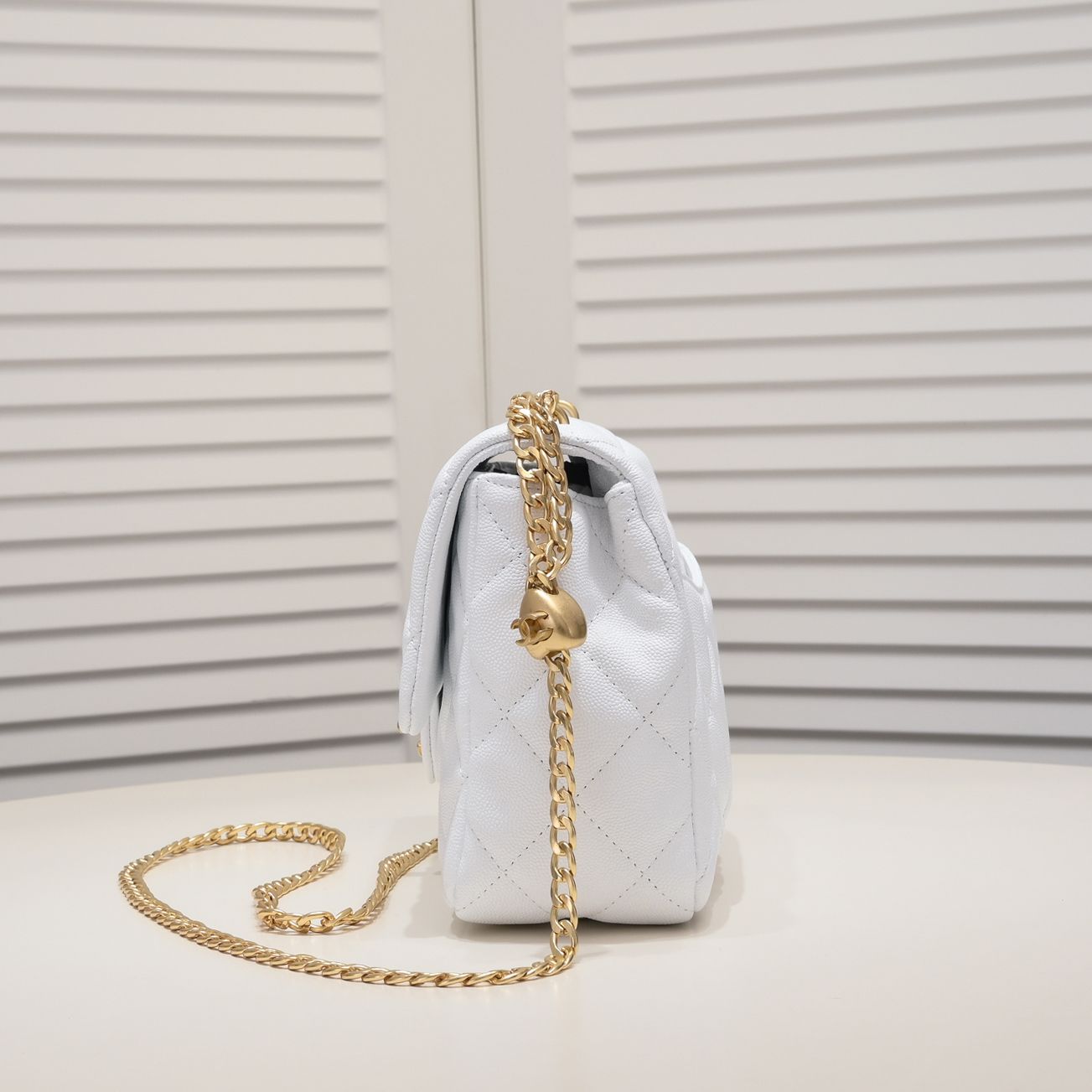 Chanel 23P Heart-Shaped Sardware Shoulder Bag Handbag