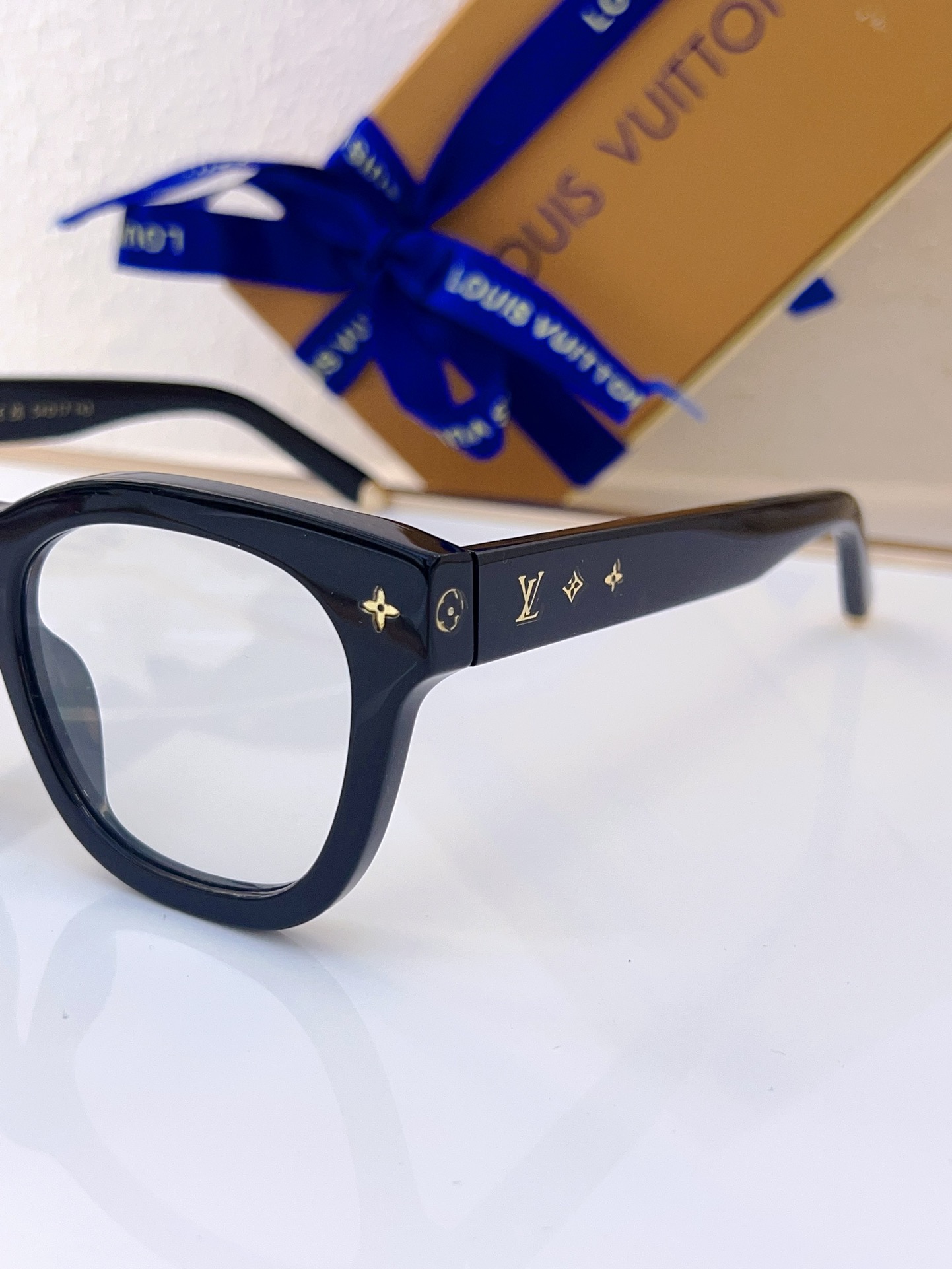 Louis Vuitton LV Sunglasses