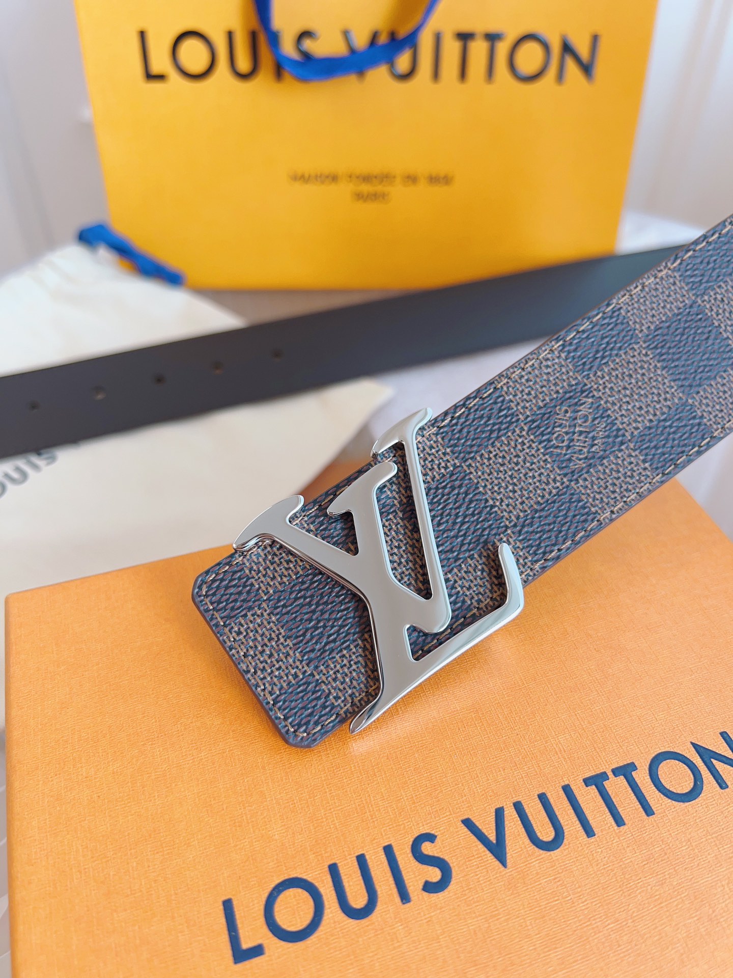 Louis Vuitton LV Leather Belts 1:1 Mirror Version