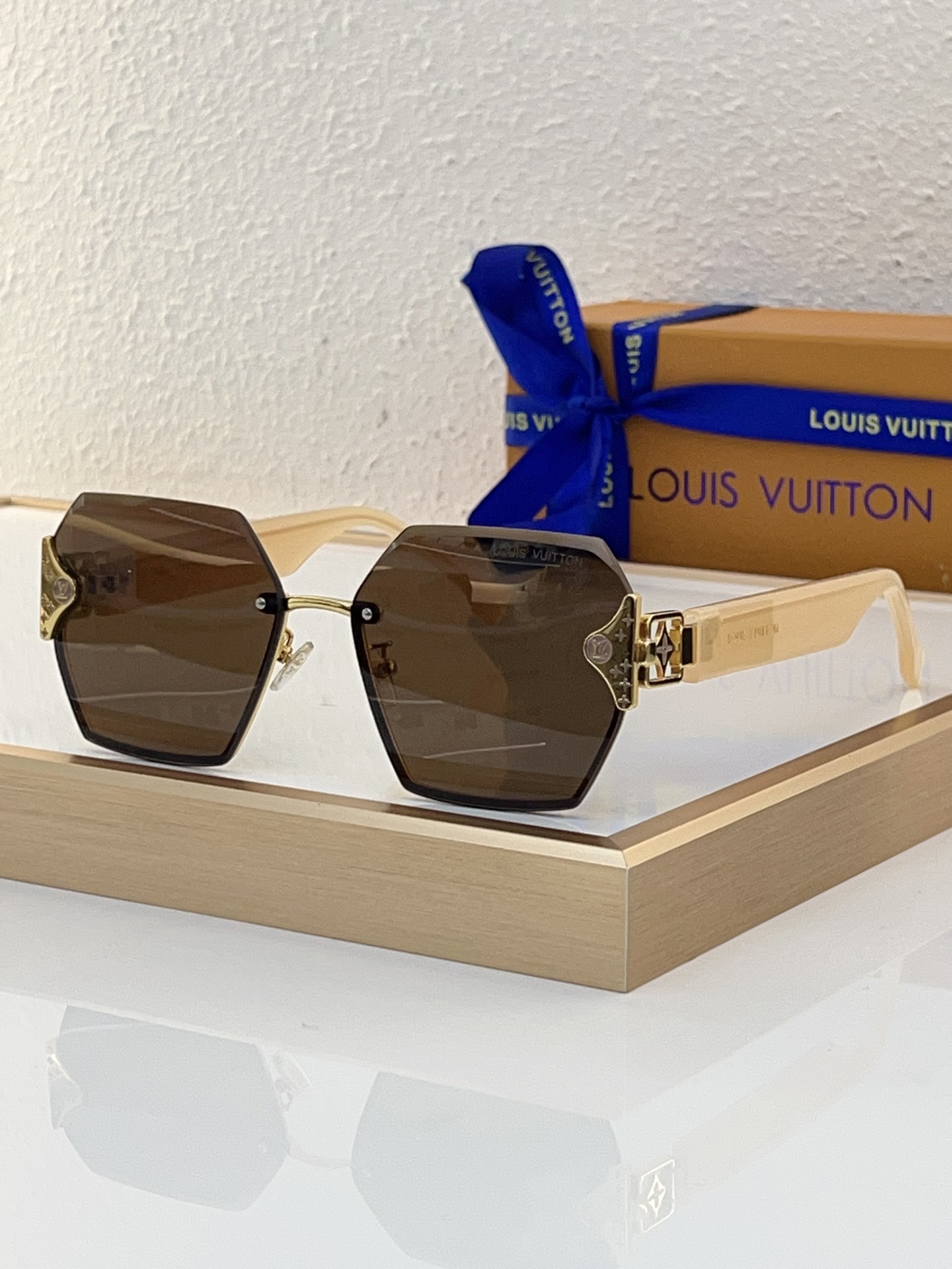 Louis Vuitton LV Sunglasses