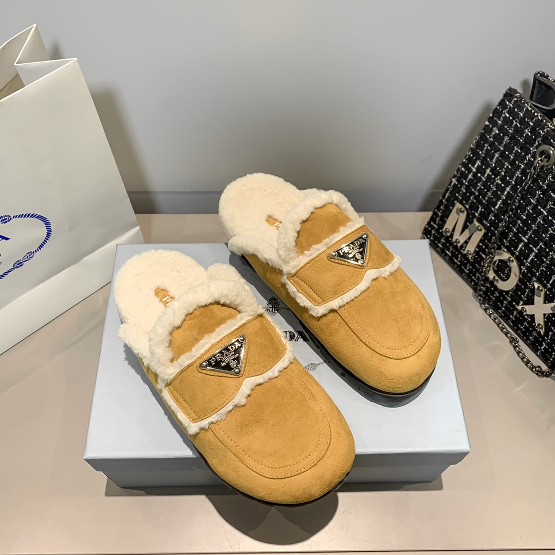 Prada  All in One Skin Sports Slippers Sandals Slide (Replica)