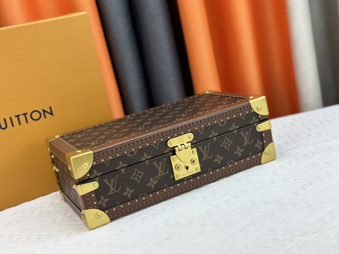 Louis Vuitton M4700B M47641 Shoulder Bag Handbag