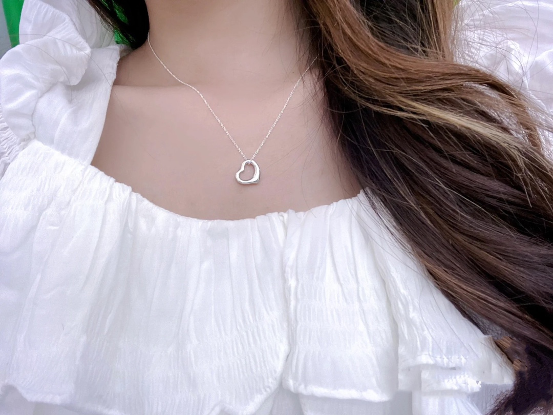 Tiffany Elsa Peretti® Open Heart Pendant