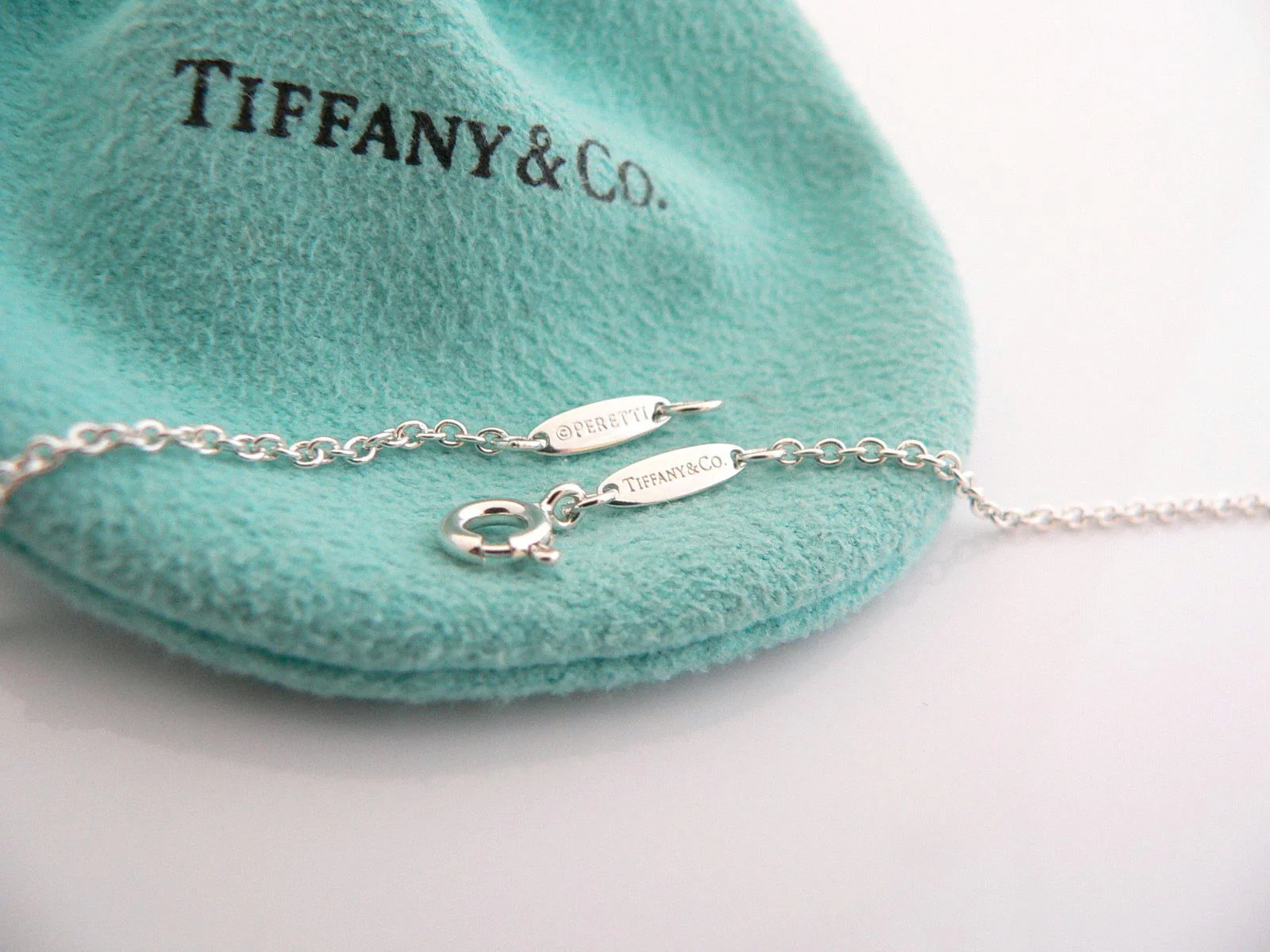 Tiffany & Co Pink Pearl by the Yard Bracelet Silver Peretti Pearl Bracelet Bangle Gift Pouch 7.5 Inches