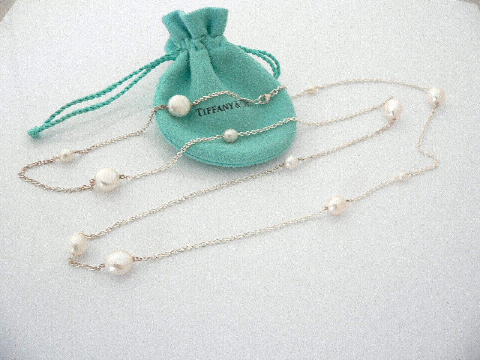 Tiffany & Co Pearl Necklave Peretti Pearls by the Yard Pendant 36 Inch Love Gift