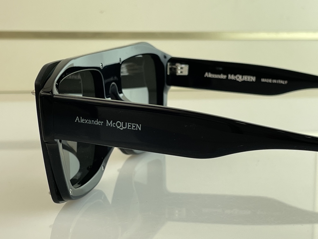 Alexander McQueen Sunglasses