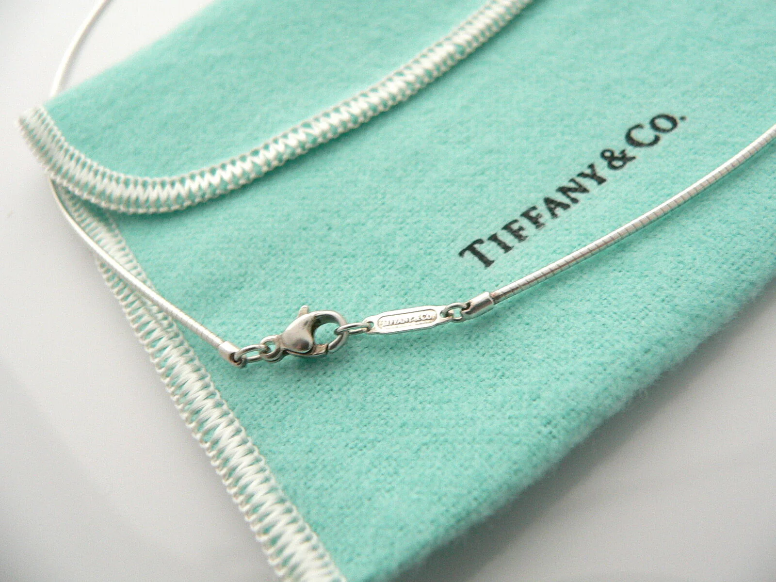 Tiffany & Co Cross Necklace Pendant Charm Chain Silver Love Gift Pouch Crucifix