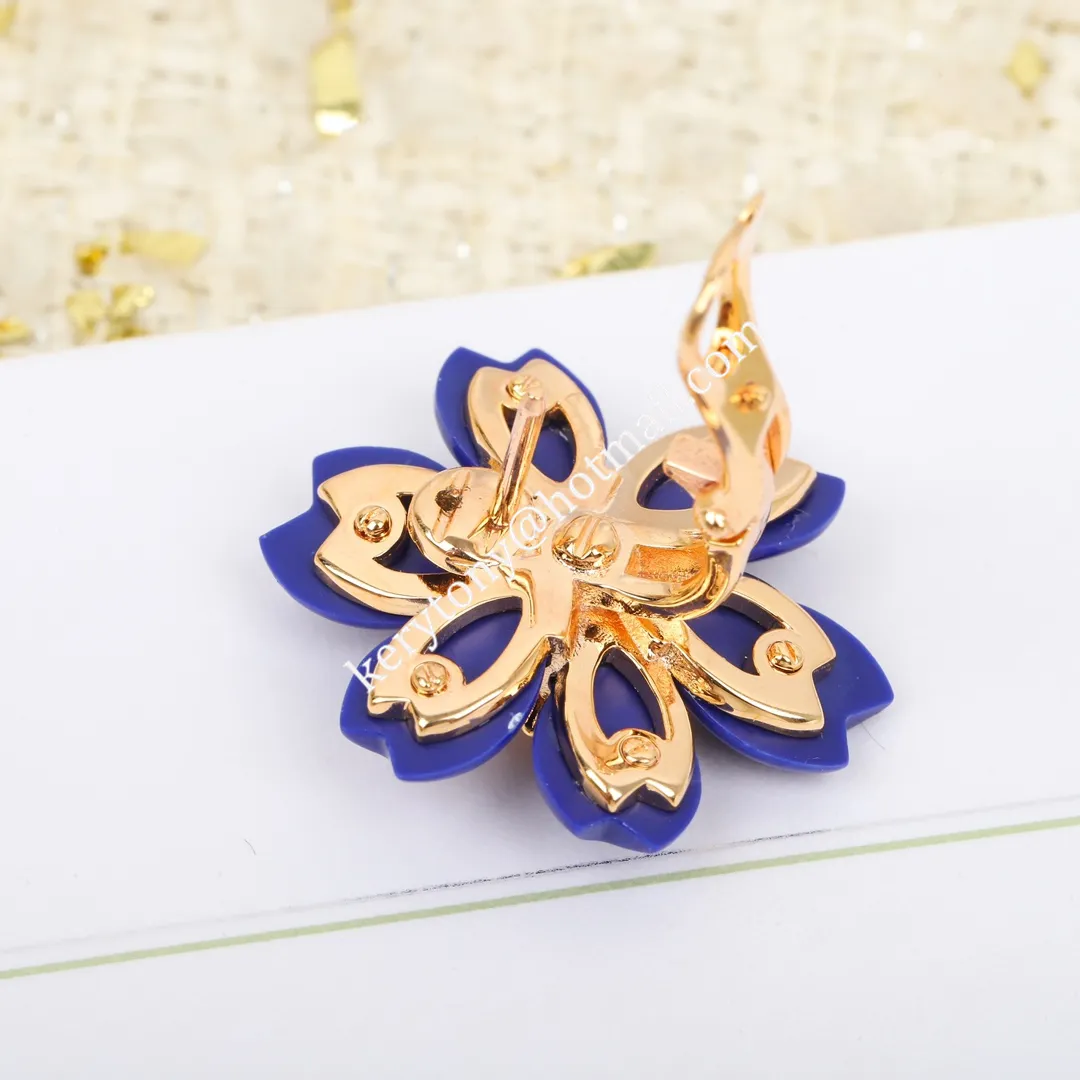 Hot Selling Van Cleef Arpels Rose de Noel Clip Earrings White/Blue With Diamonds Replica